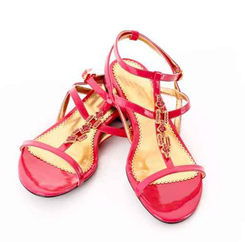 اليكن.. اروع تشكيلة من الصنادل النسائية الانيقة!!