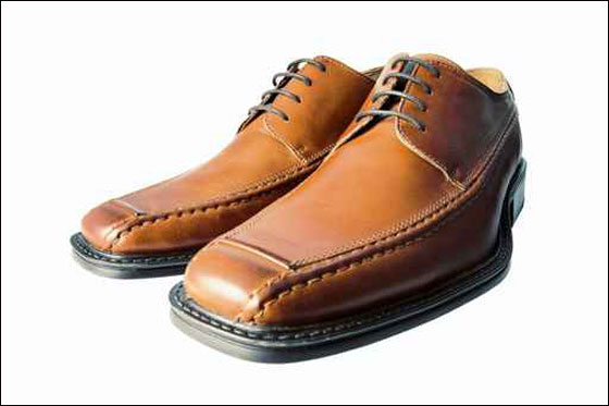 اليكم ايها الرجال.. تشكيلة احذية بالوان متنوعة!