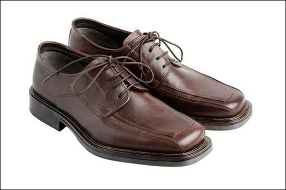 اليكم ايها الرجال.. تشكيلة احذية بالوان متنوعة!