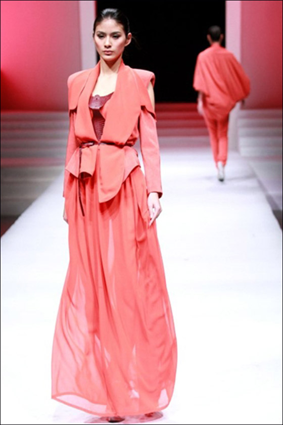 بالصور.. شاهدوا احدث تصاميم اسبوع الموضة في الصين!