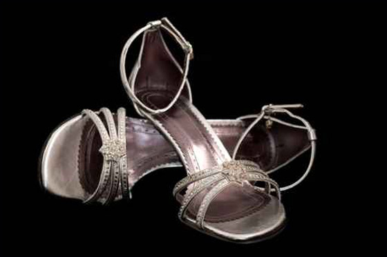 للمقبلات على الزواج.. تشكيلة رائعة من احذية العرائس!