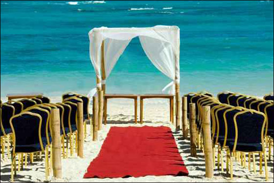 مجموعة مميزة لديكورات حفلات الزفاف على شاطئ البحر!