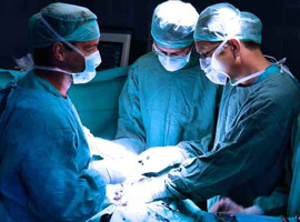 اكبر سيدة في العالم تخضع لعملية تغيير الورك