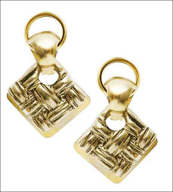 اليكن.. مجموعة رائعة من اقراط الاذنين بالوان متنوعة!!