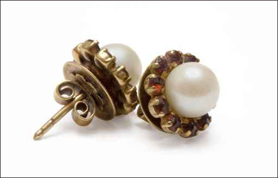 اليكن.. مجموعة رائعة من اقراط الاذنين بالوان متنوعة!!