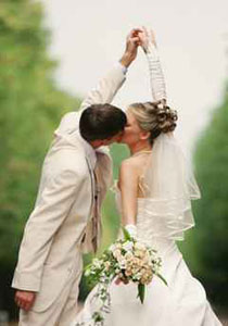 احذروا القبل.. فهي تؤدي الى تسوّس اسنانكم!!