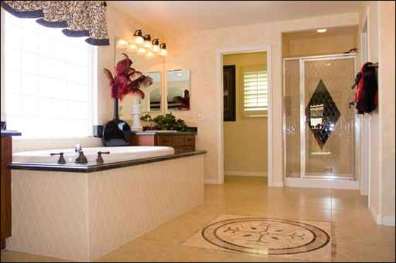 اليكم.. اجمل ديكورات وتصاميم للحمامات!! 