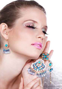 اليك بعض النصائح لكيفية استعمال الرموش الصناعية!!