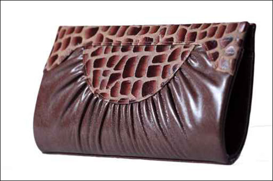 اليك سيدتي.. تشكيلة من محفظات النقود لكل مناسبة!