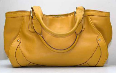 اليكن اخر صيحات موضة الحقائب.. بجميع الالوان والتصميمات! 