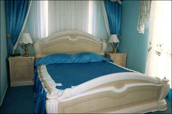 اليكم.. تشكيلة مميزة من الستائر!!