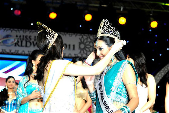 بالصور.. أنتيكا غازان تحصد لقب ملكة جمال الهند لعام 2011 