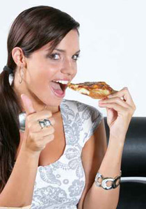 بيتزا مميزة.. اليكم طريقة تحضير بيتزا "الخاتم"!