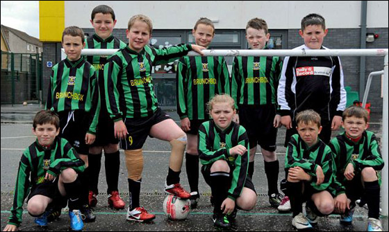 طفل بدون اطراف يحقق حلمه ويصبح نجم في كرة القدم!!