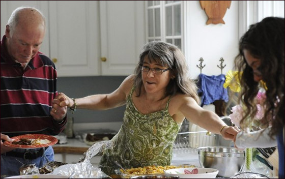 الامل لا يموت: تحصل على شهادة بعد فقدان ذاكرتها مدة عقدين! 