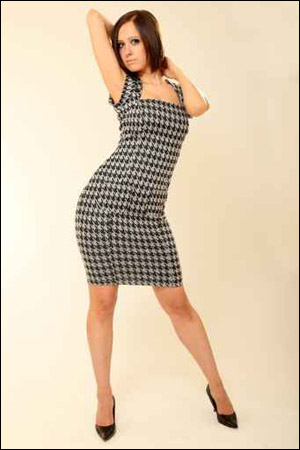 اليك سيدتي.. اجمل الفساتين الصيفية القصيرة!!