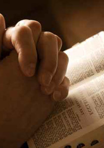 ارتفاع نسبة الامريكيين الذين يصلون من اجل صحتهم بـ36%!!