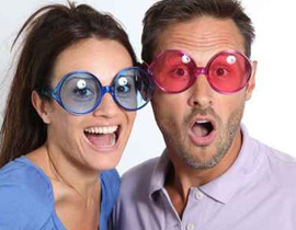 العدسات الملونة تعالج الصداع وتعطي شعورا بالراحة! 