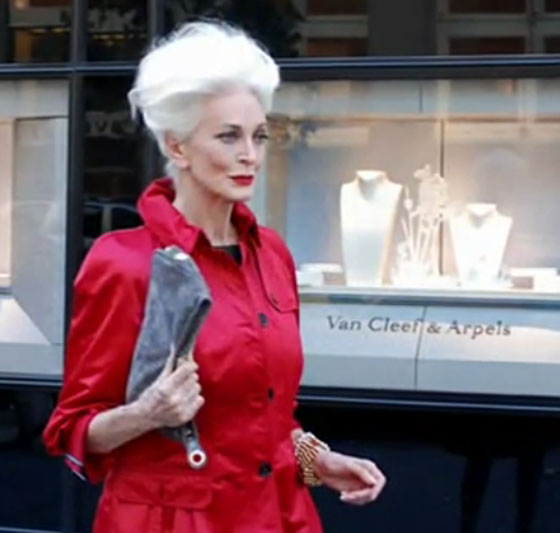 كارمين ديل في الثمانين من عمرها وما تزال عارضة أزياء