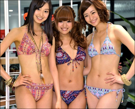 ساني" اليابانية تعرض مجموعة جديدة من ملابس البحر 