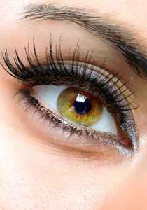 اليكن خمسة خطوات لتطبيق الرموش الاصطناعية بشكل مثالي!