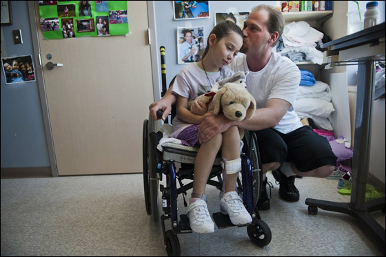 علاج طفلة من داء الكلب عن طريق ادخالها في غيبوبة!!