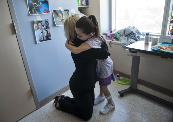 علاج طفلة من داء الكلب عن طريق ادخالها في غيبوبة!!