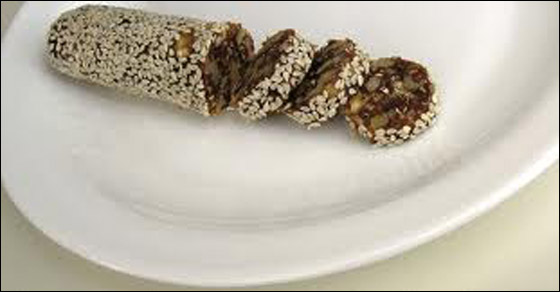 تعلم كيفية إعداد اسطوانات التمر المفيدة!!