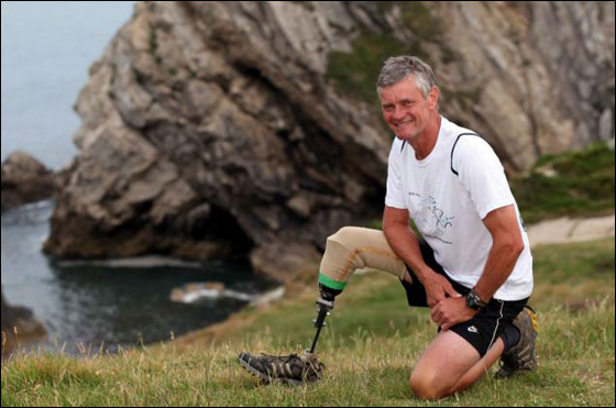 مبتور الساق يشارك في سباق مارثون ويقطع 630 ميلا!!