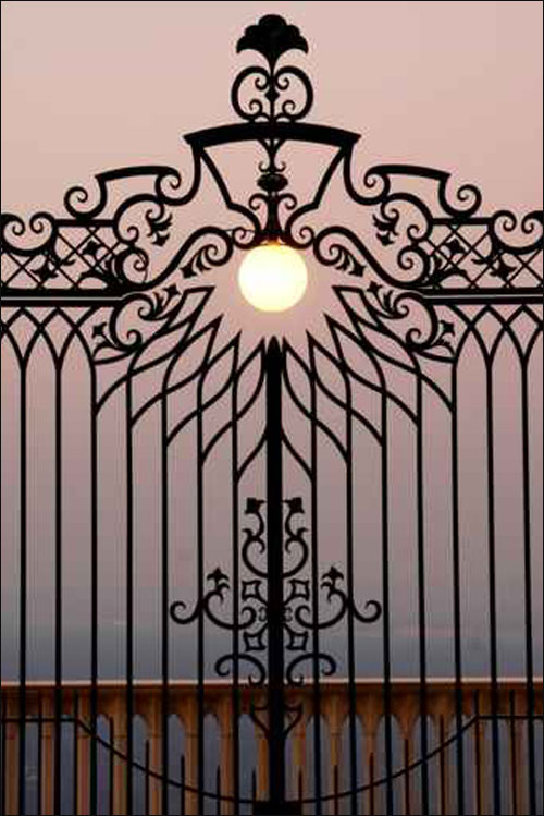 لكمال جمال مدخل المنزل.. اليكم اجمل تصميمات البوابات!