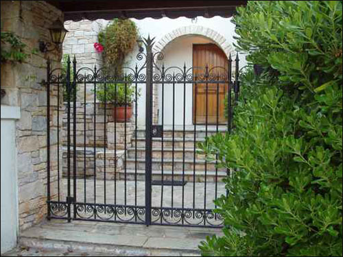 لكمال جمال مدخل المنزل.. اليكم اجمل تصميمات البوابات!