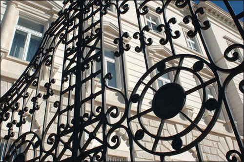 لكمال جمال مدخل المنزل.. اليكم اجمل تصميمات البوابات!