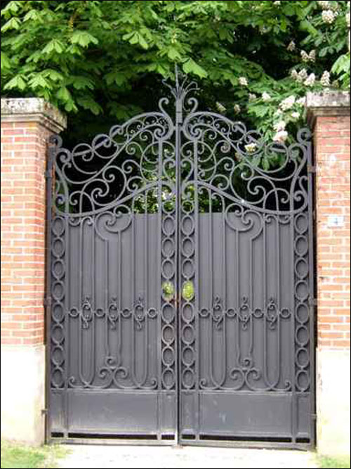 لكمال جمال مدخل المنزل.. اليكم اجمل تصميمات البوابات!