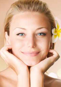 لكل امرأة بسن الثلاثين.. نصائح تفيد جمالك!