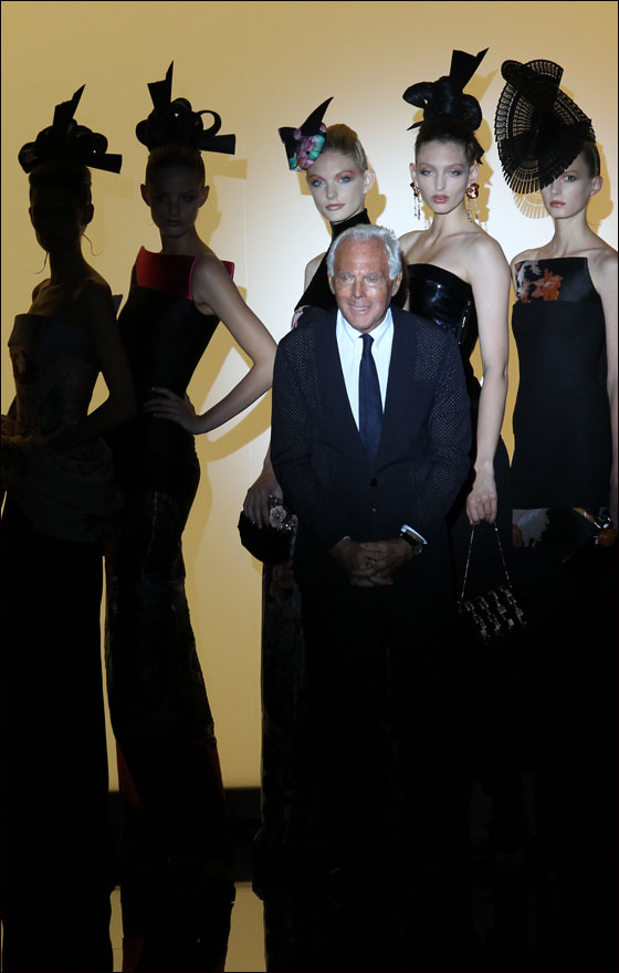 انطلاق اسبوع الازياء الراقية لخريف شتاء 12/2011 في باريس