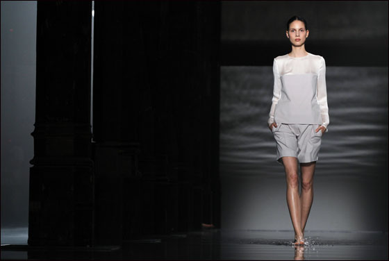 انطلاق اسبوع الازياء الراقية لخريف شتاء 12/2011 في باريس