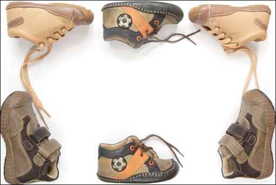 "شايف" يقدم لكم انغش تشكيلة من احذية الاطفال!!