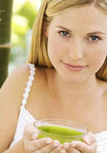 تناول الشاي الاخضر يخفض مخاطر الاصابة بامراض القلب!!