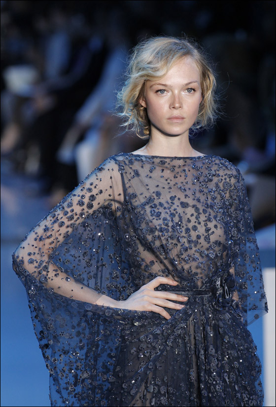 بالصور.. شايف ينقل تصاميم ايلي صعب لخريف وشتاء 2011 