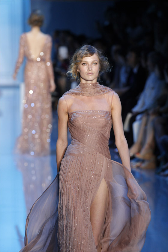 بالصور.. شايف ينقل تصاميم ايلي صعب لخريف وشتاء 2011 