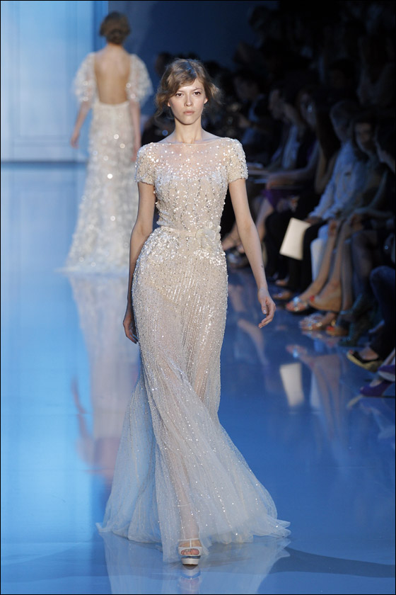 بالصور.. شايف ينقل تصاميم ايلي صعب لخريف وشتاء 2011 