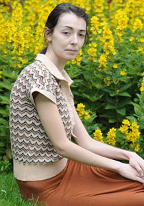 شابة بريطانية تتحول الى هيكل عظمي لإصابتها بشلل في المعدة!!