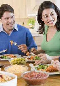 اليكم بعض الحيل السحرية التي تساعدكم في تقليل كمية الطعام!