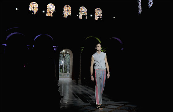 "شايف" ينقل لكم صور أزياء ربيع وصيف 2012!