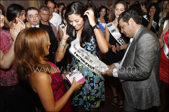 كارين سوتو لتتوج ملكة جمال الصحافة!!