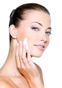 اليك.. نصائح مفيدة لتحصلي على بشرة خالية من العيوب!