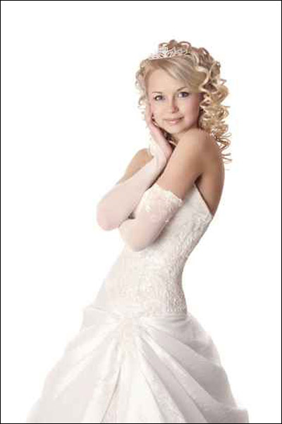 اليكن ايتها العرائس.. اجمل تسريحات الشعر! 