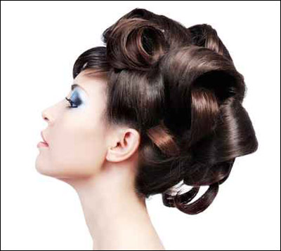 اليكن ايتها العرائس.. اجمل تسريحات الشعر! 