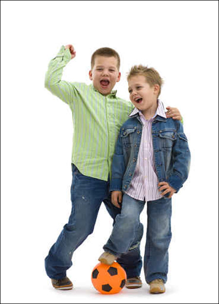 شاهدوا أنغش الأطفال يرتدون الجينز!!