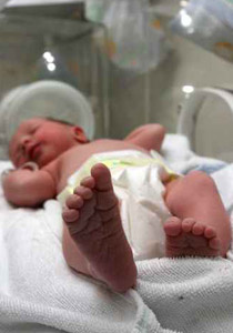 بعد 5 دقائق من الولادة.. الكشف عن الأداء الدراسي المستقبلي!